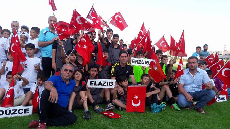 Mevlana Hoşgörüyle Türkiye'nin Yıldızları Futbol Şöleni